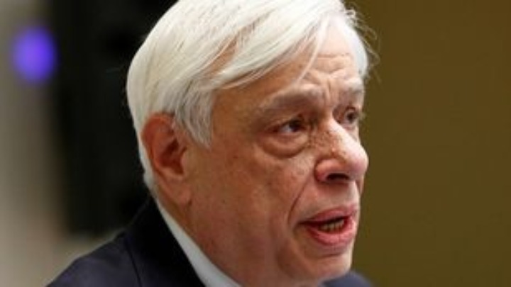 Έμφαση στα εθνικά και πολλαπλά μηνύματα προς την Τουρκία στο μήνυμα του ΠτΔ προς τους Έλληνες του Εξωτερικού