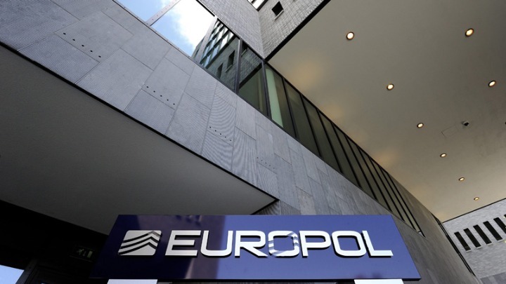 Europol: Πάνω από 200 συλλήψεις έγιναν στο πλαίσιο παγκόσμιας επιχείρησης ενάντια στο ξέπλυμα μαύρου χρήματος