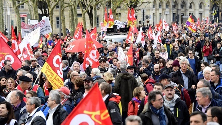 Γαλλία: Τα συνδικάτα ενωμένα σε μια διαδήλωση σε πανεθνικό επίπεδο κατά της μεταρρύθμισης του συνταξιοδοτικού