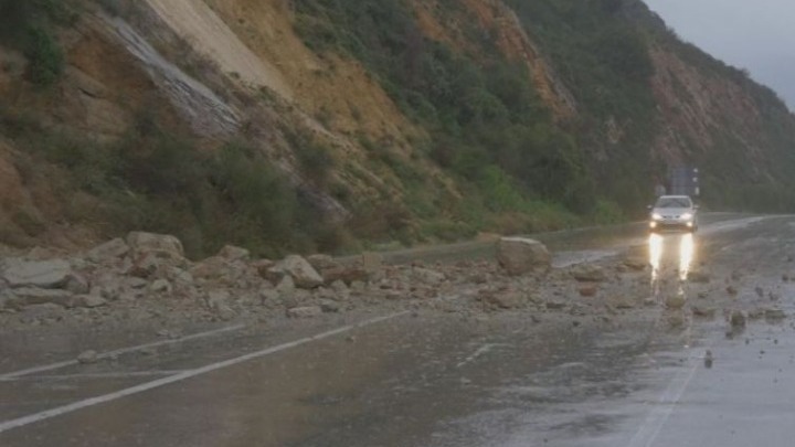 Καταπτώσεις βράχων από τις βροχοπτώσεις και χιόνια στα ορεινά του νομού Τρικάλων