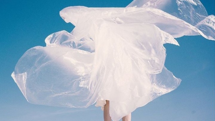 Λύση από το Fashion for Good για την πλαστική σακούλα