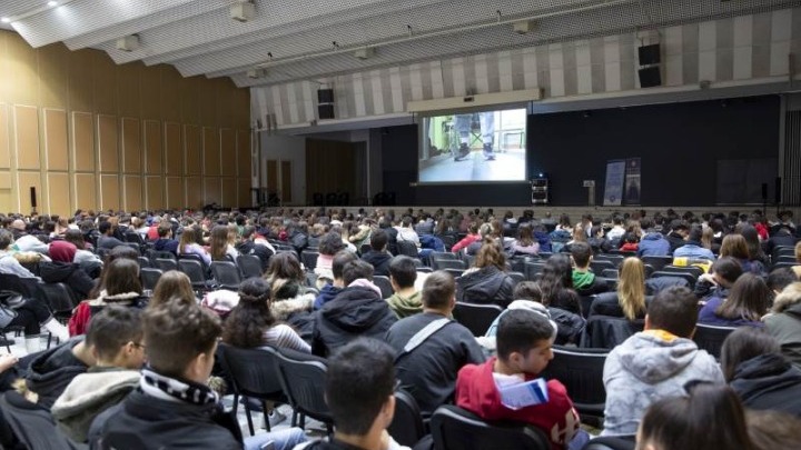 Μαθητές ζητούν τη θέσπιση νόμου που θα εξασφαλίζει την προσβασιμότητα των ΑμεΑ σε όλους τους χώρους