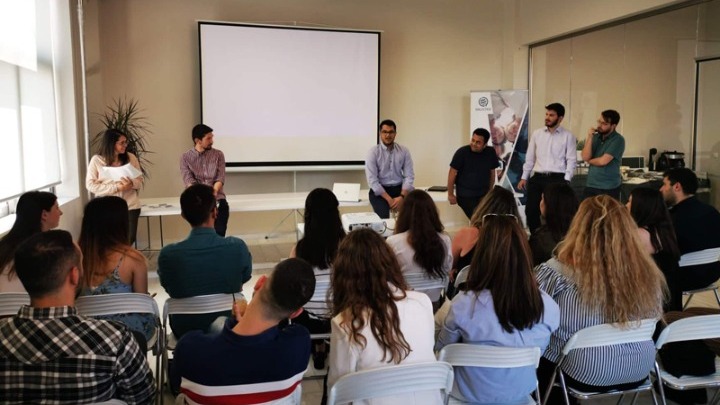 Μία start-up γίνεται… «κρυφό σχολειό» και παρέχει δωρεάν μαθήματα MBA στους εργαζόμενούς της