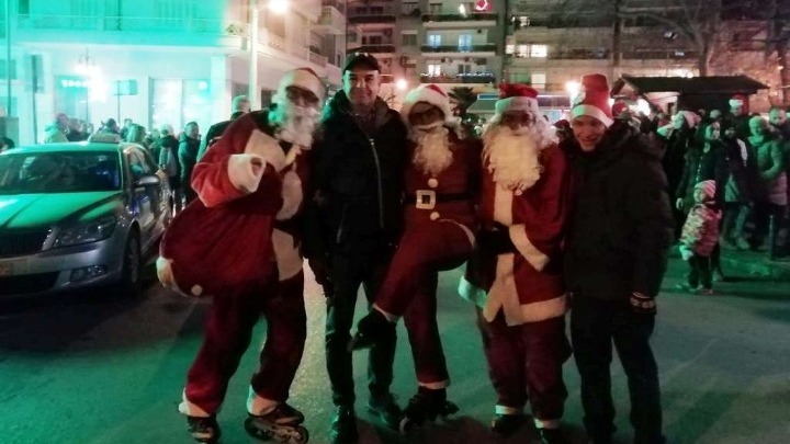 O Αϊ Βασίλης ήρθε στη Νάουσα με roller!
