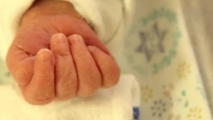 Ο πληθυσμός της Ελλάδας αναμένεται να φτάσει τα 8 εκατ. το 2050 εάν δεν υπάρξει στήριξη της μητρότητας