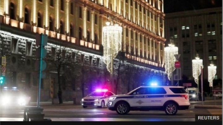 Οι ρωσικές αρχές σιωπούν σχετικά με την ταυτότητα και τα κίνητρα του δράστη της επίθεσης στην FSB