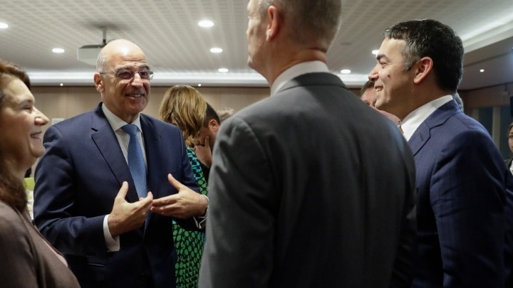 Στην ανάγκη να υπάρξουν θετικές εξελίξεις στα Δ. Βαλκάνια συμφώνησαν οι ΥΠΕΞ της ΕΕ