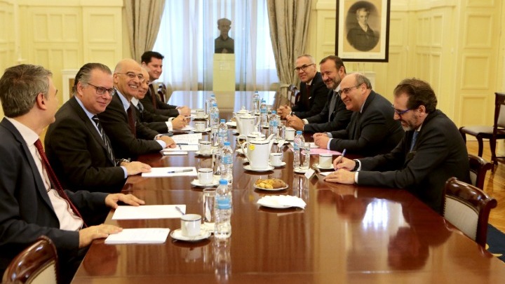 Συνάντηση Ν. Δένδια με τον γενικό διευθυντή του ΔΟΜ