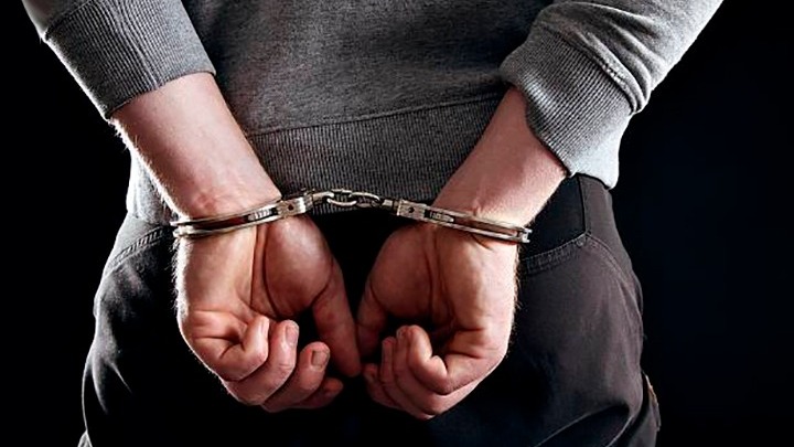 Ιερόσυλο αλλοδαπό που παρενοχλούσε ανήλικες και βουτούσε ιερά κειμήλια από εκκλησία έπιασε η ΕΛ.ΑΣ στα Χανιά