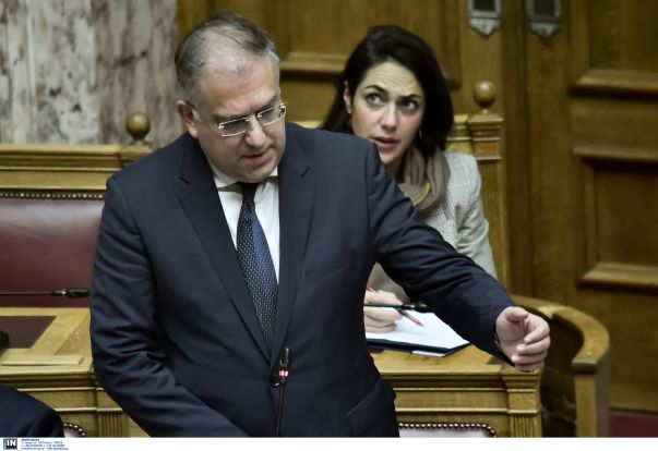 Σκληρή κόντρα Θεοδωρικάκου-Χαρίτση για ΦιλόΔημο
