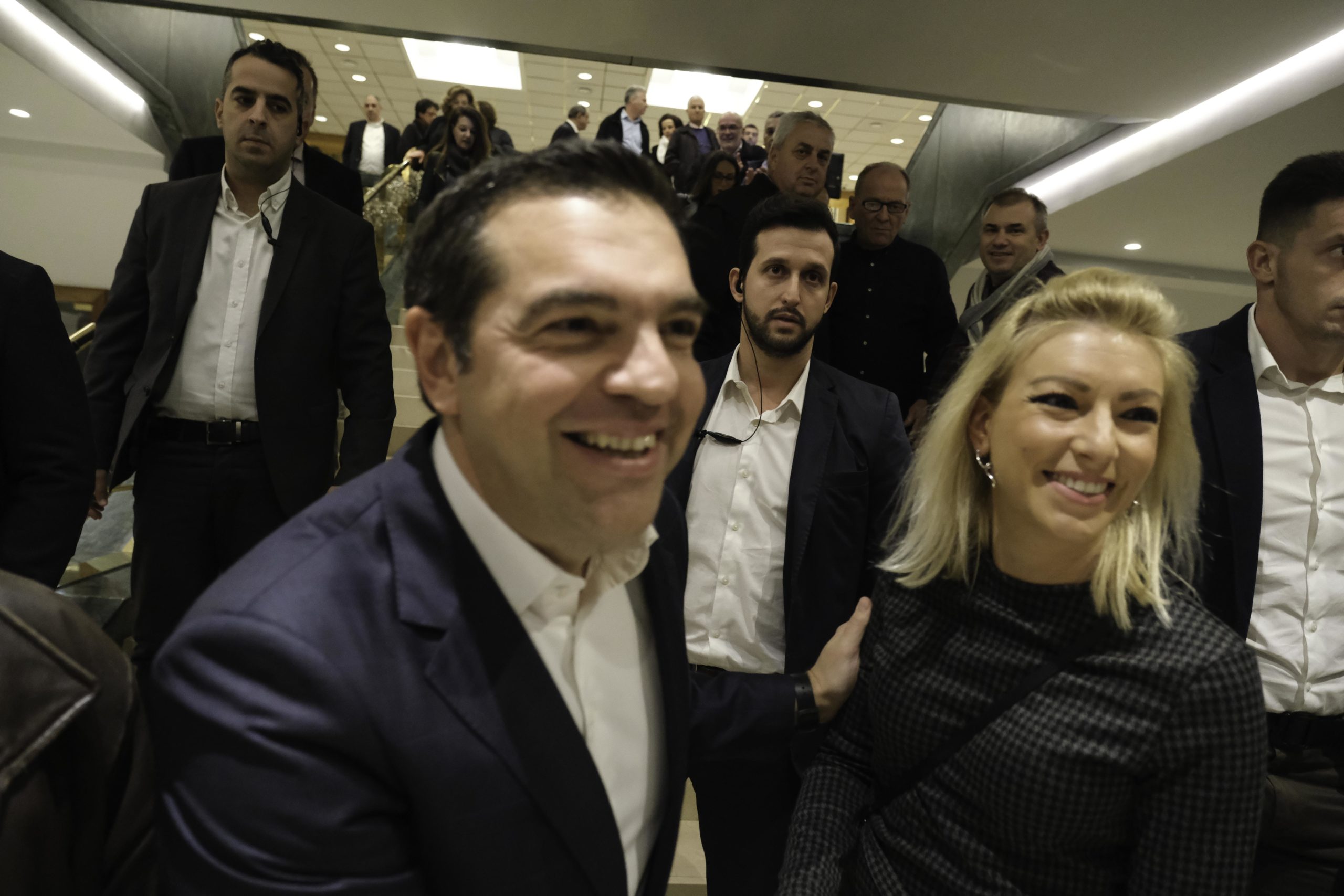 Μαστίγιο και καρότο θέλει ο ΣΥΡΙΖΑ για Τουρκία