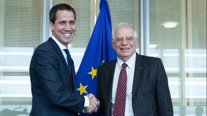 Η ΕΕ επιβεβαιώνει την στήριξή της στον Χουάν Γκουαϊδό