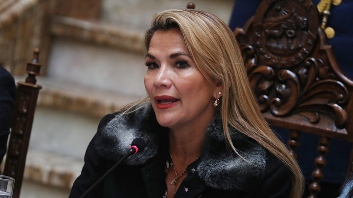 Βολιβία: Η μεταβατική πρόεδρος Άνιες ανακοινώνει ότι θα είναι υποψήφια στις προεδρικές εκλογές του Μαΐου