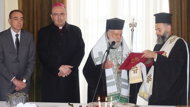 Έκκληση προσευχής και ευχής για την απελευθέρωση των ομήρων ναυτικών, απηύθυνε ο μητροπολίτης Σύρου Δωρόθεος