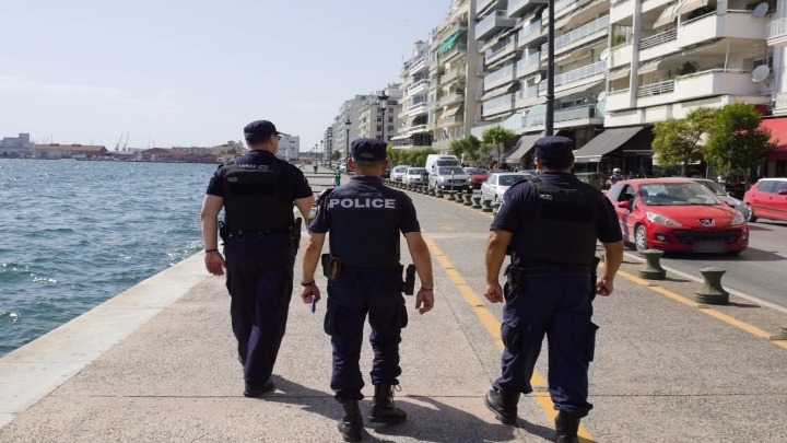 Επεισοδιακή σύλληψη δύο νεαρών στο κέντρο της πόλης, που επέβαιναν σε κλεμμένο ΙΧ