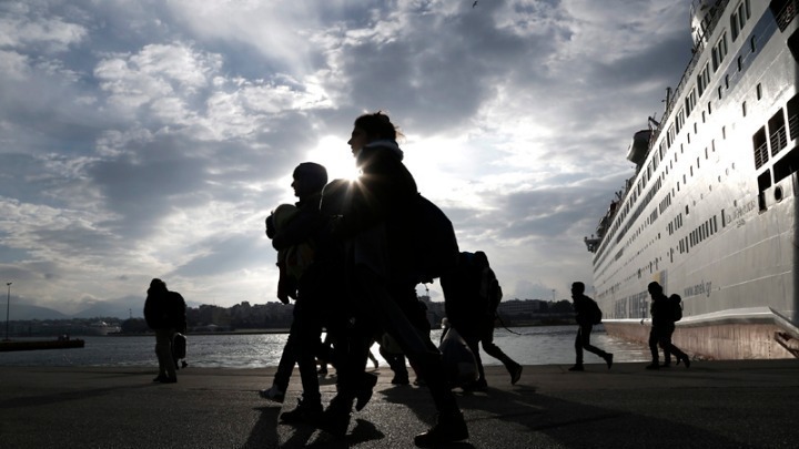 Στο λιμάνι Μυτιλήνης το αρματαγωγό Ικαρία για φιλοξενία αιτούντων άσυλο