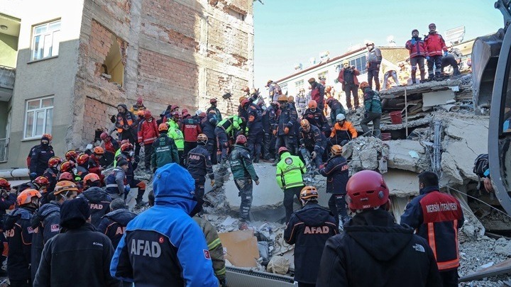 Σεισμός στην Τουρκία: 29 νεκροί – Συνεχείς μετασεισμοί