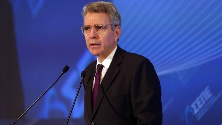 Tζ. Πάιατ: Θετικός και σταθεροποιητικός ο ρόλος της Ελλάδας