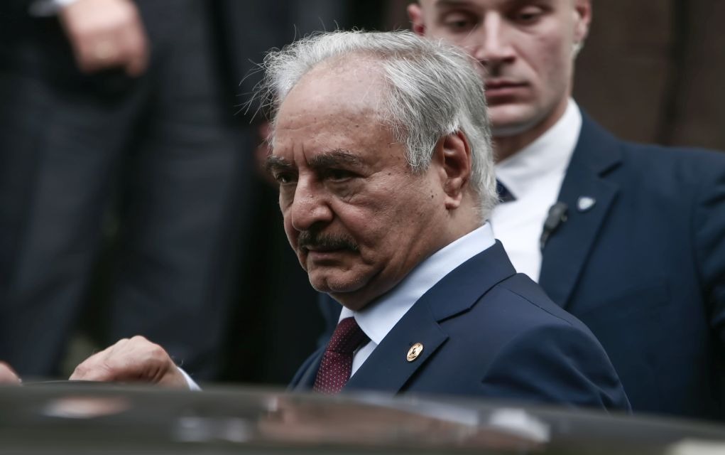Στη Βουλή ο Χαφτάρ για τη συνάντηση με τον Μητσοτάκη