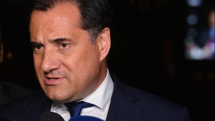 Οργισμένος ο Άδωνις Γεωργιάδης για φωτογραφία του στο διαδίκτυο με τη δήθεν εισαγγελέα της υπόθεσης του Κολωνού | «Προσπαθούν να με εμπλέξουν»