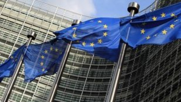 ΕΕ: η Βόρεια Μακεδονία και η Αλβανία θα φέρουν σε πέρας τις μεταρρυθμίσεις