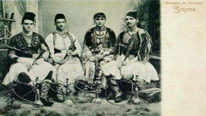 Γαϊτανάκι εθίμων στη γειτονιά της πλατείας Ιπποδρομίου