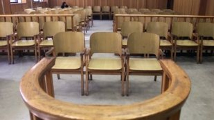 Για την άρση της προστασίας των προστατευόμενων μαρτύρων, η προανακριτική επιτροπή της Βουλής πρέπει να υποβάλλει αίτημα στις εισαγγελικές αρχές