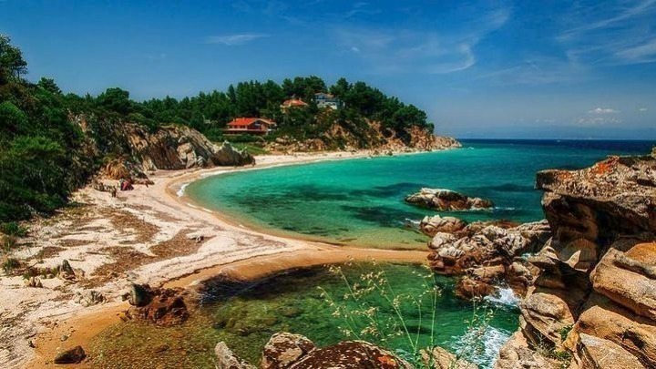 Γνωστές αλλά και άγνωστες πτυχές της Χαλκιδικής στο National Geοgraphic Traveler Ρωσίας