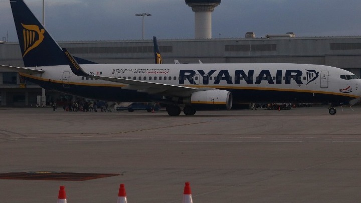 H Ryanair συνδέει το καλοκαίρι Μύκονο και Χανιά με Βουδαπέστη