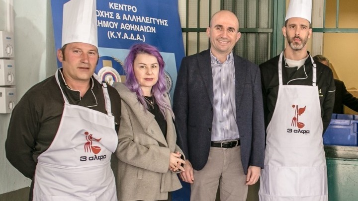 Η 3αλφα έστρωσε το τραπέζι στο συσσίτιο του Κέντρου Αλληλεγγύης του Δήμου Αθηναίων