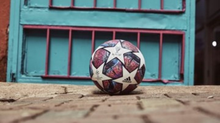 Η Αdidas παρουσίασε την μπάλα του τελικού