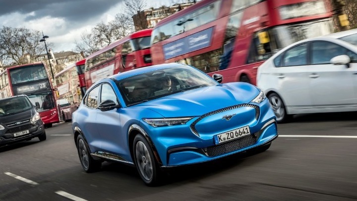 Η Ford αποκάλυψε τη νέα Mustang Mach-E
