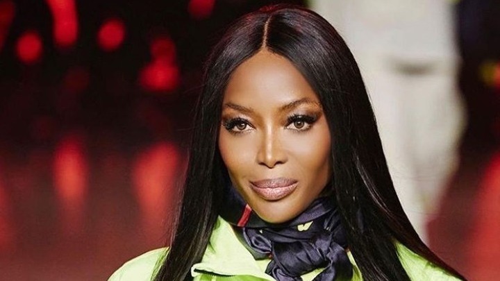 Η Ναόμι Κάμπελ άνοιξε το σόου του Tommy Hilfiger στο Λονδίνο
