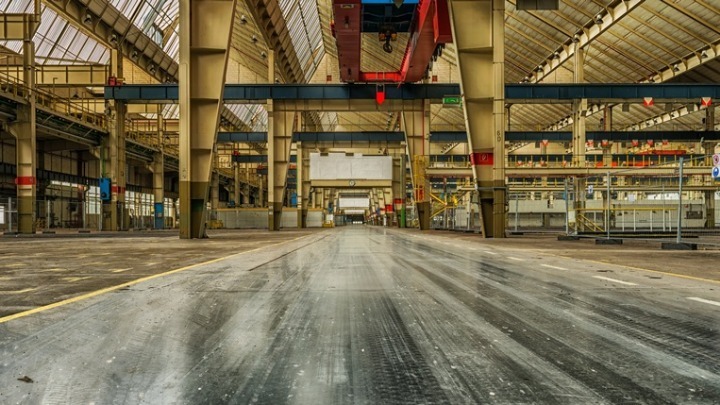 IHS Markit: Σε τροχιά βελτίωσης η μεταποίηση