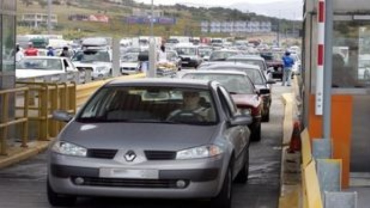 Μηχανήματα POS στις λωρίδες αυτόματων μηχανημάτων πληρωμής της Ολυμπίας Οδού