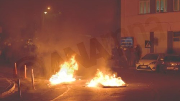 Μυτιλήνη: Επεισόδια στο στρατόπεδο Κυριαζή όπου βρίσκονται οι άνδρες των ΜΑΤ