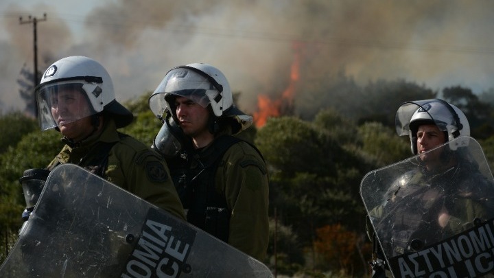 Μυτιλήνη: Το χρονικό των συγκρούσεων διαδηλωτών και αστυνομικών