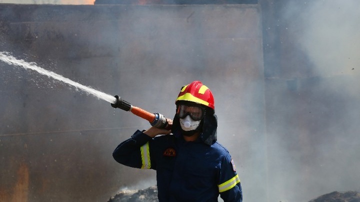 Νεκρός εντοπίστηκε άνδρας κατά την διάρκεια κατάσβεσης πυρκαγιάς σε κατοικία στο Περιστέρι