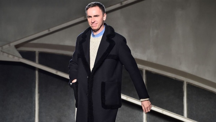 O Raf Simons εντάσσεται στο δυναμικό του οίκου Prada