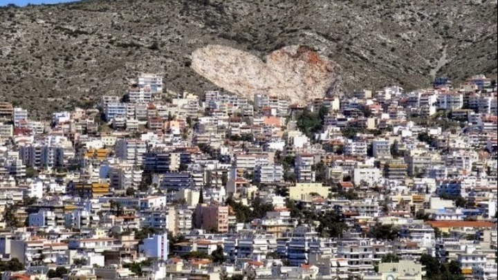 Ο δήμος Χαϊδαρίου φωτίζει την πιο μεγάλη “φυσική” καρδιά της Ευρώπης!