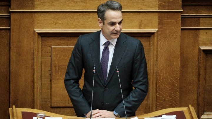 Ο πρωθυπουργός θα απαντήσει στη Βουλή σε Αλ. Τσίπρα και Δ. Κουτσούμπα για τα εργασιακά