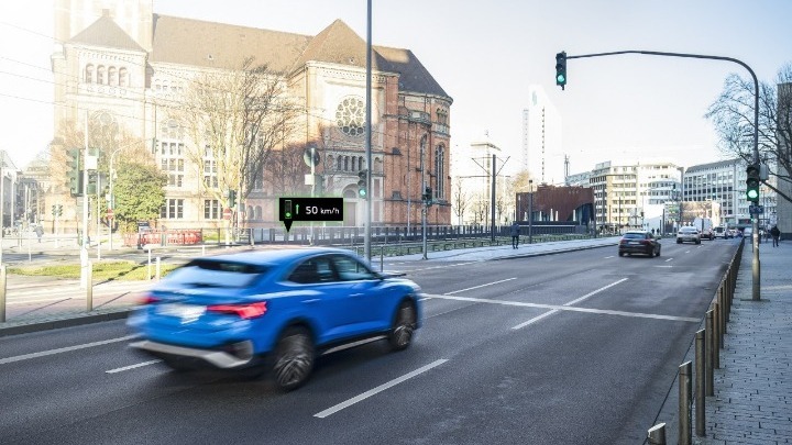 Πρόγραμμα της Audi για την ενημέρωση των οδηγών σχετικά με τα «πράσινα» φανάρια που βρίσκονται στη διαδρομή τους