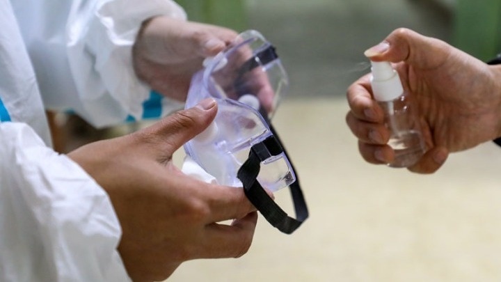Σε επικοινωνία με τους αρμόδιους φορείς για τον κοροναϊό βρίσκεται το υπ. Υγείας που λαμβάνει προληπτικά μέτρα