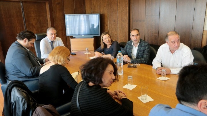 Συνάντηση Θεοδωρικάκου με ΠΟΕΣΥ με θέμα «θέσεις δημοσιογράφων στους Δήμους».