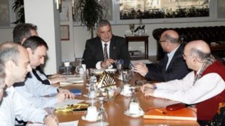Συνάντηση του Γ. Πατούλη με τον πρόεδρο του ΕΚΑΒ με στόχο την απεμπλοκή του διαγωνισμού της προμήθειας ασθενοφόρων