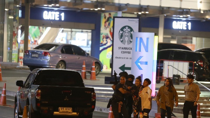 Ταϊλάνδη: Οι ειδικές δυνάμεις ερεύνησαν το εμπορικό κέντρο και δεν βρήκαν ούτε τον ένοπλο, ούτε τους ομήρους