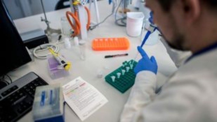 Θεραπευτικές προοπτικές και εξελίξεις για τον νέο κοροναϊό