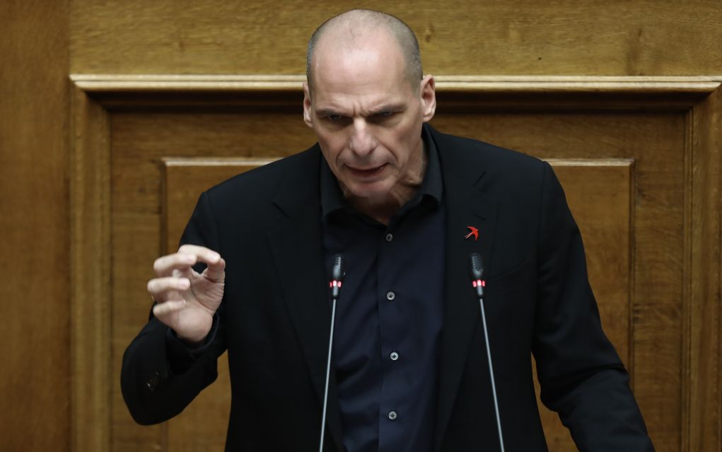 Βουλή: Σάλος με το USB που κατέθεσε ο Βαρουφάκης