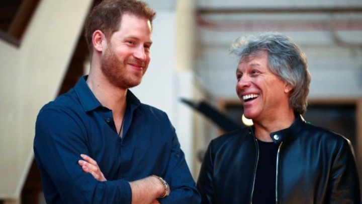Ο Jon Bon Jovi αποκάλεσε τον Χάρι “ο καλλιτέχνης παλαιότερα γνωστός ως Prince”