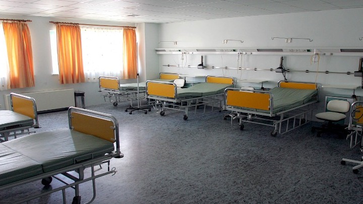 Στρατιωτικές σκηνές για την υποδοχή εμπύρετων ασθενών στο νοσοκομείο Αγίου Παύλου
